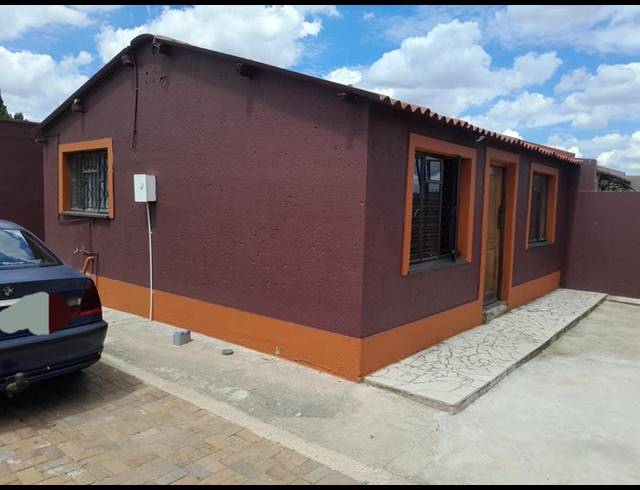 2 BEDROOM PROPERTY TO RENT IN NALEDI